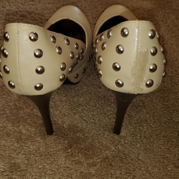 Nude High Heels with Gold Accents - Picture 11 of 16